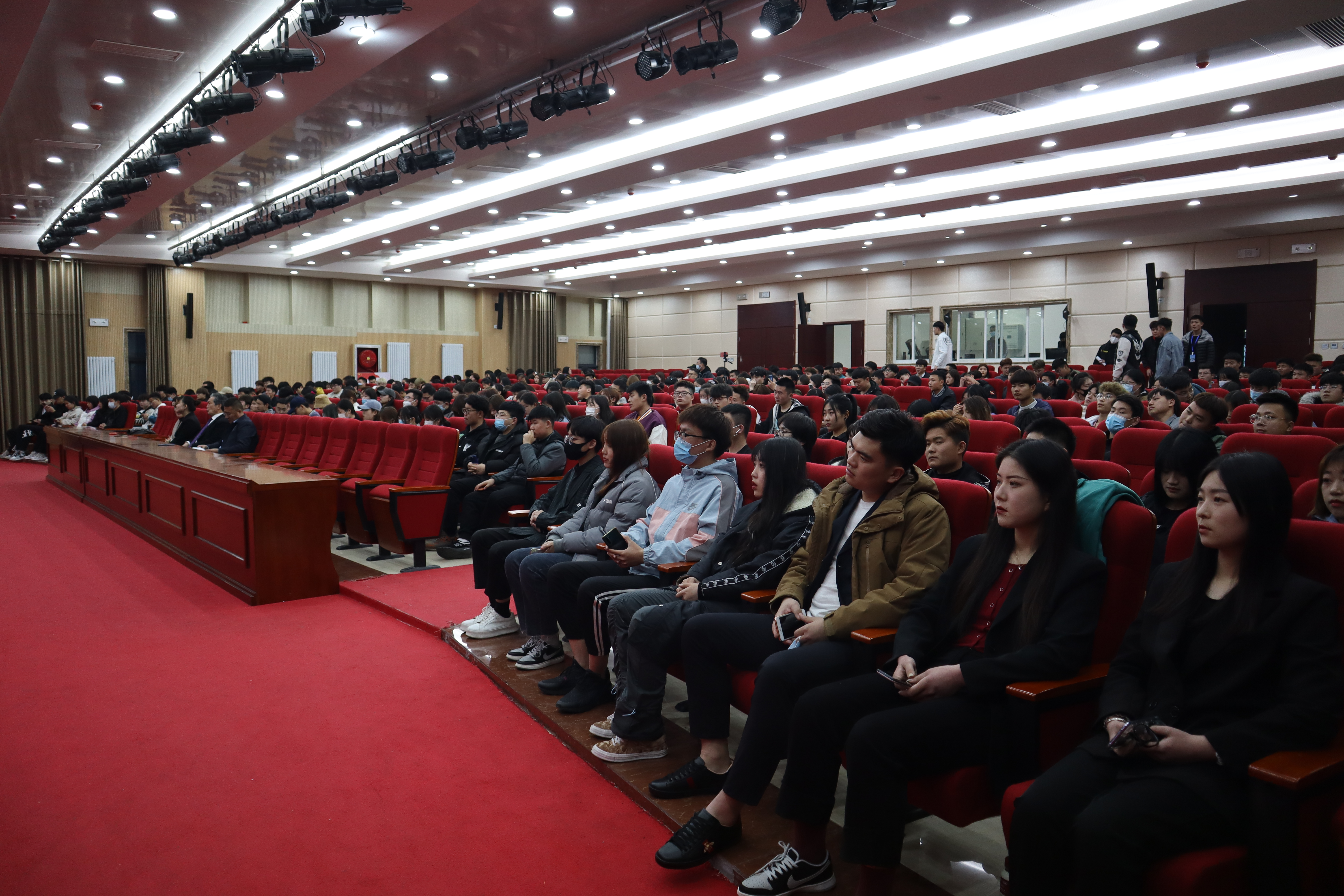 2.jpg 蓝狮在线测速网址