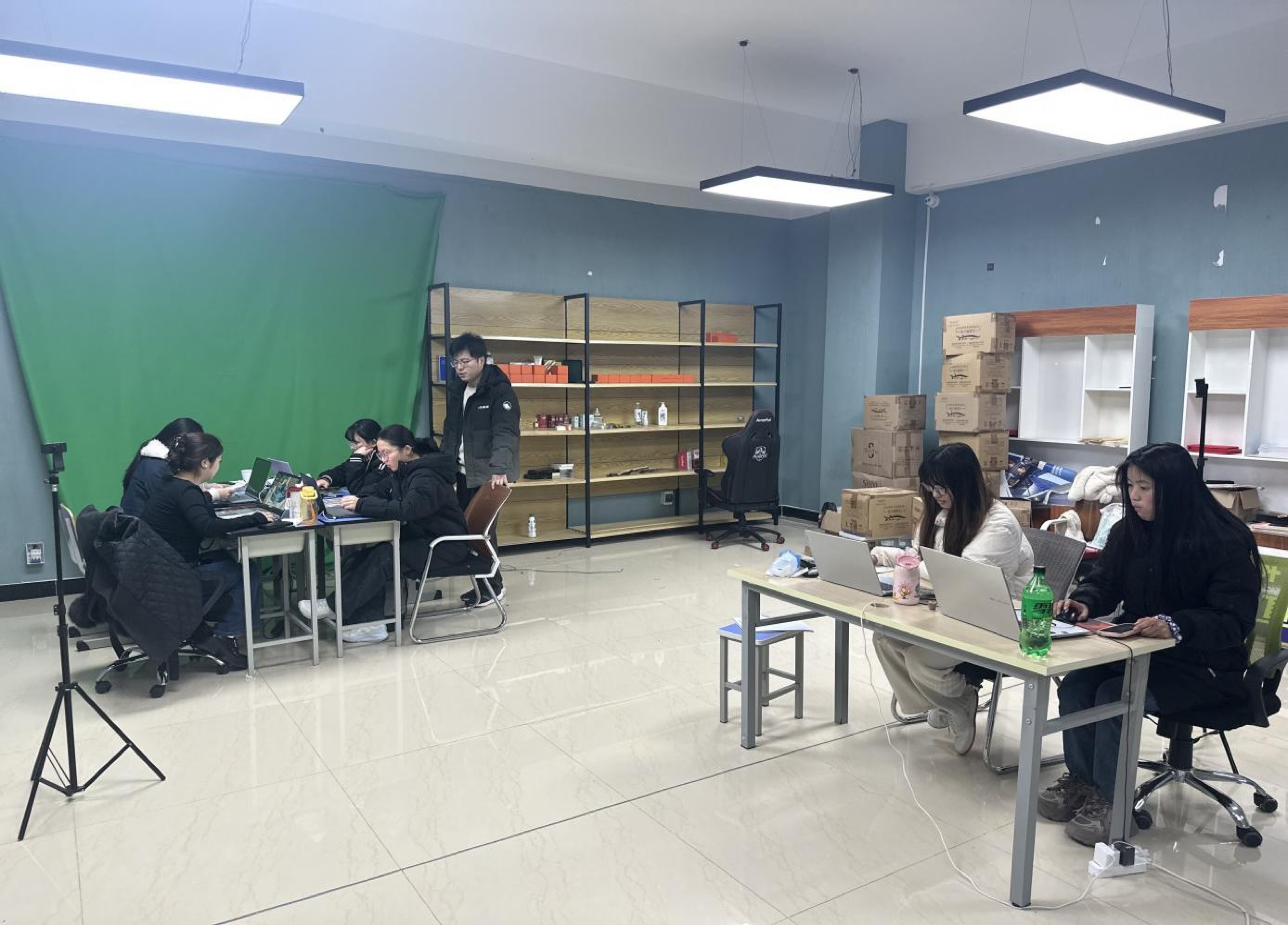 图2 晟熙直播基地.JPG 蓝狮在线测速网址