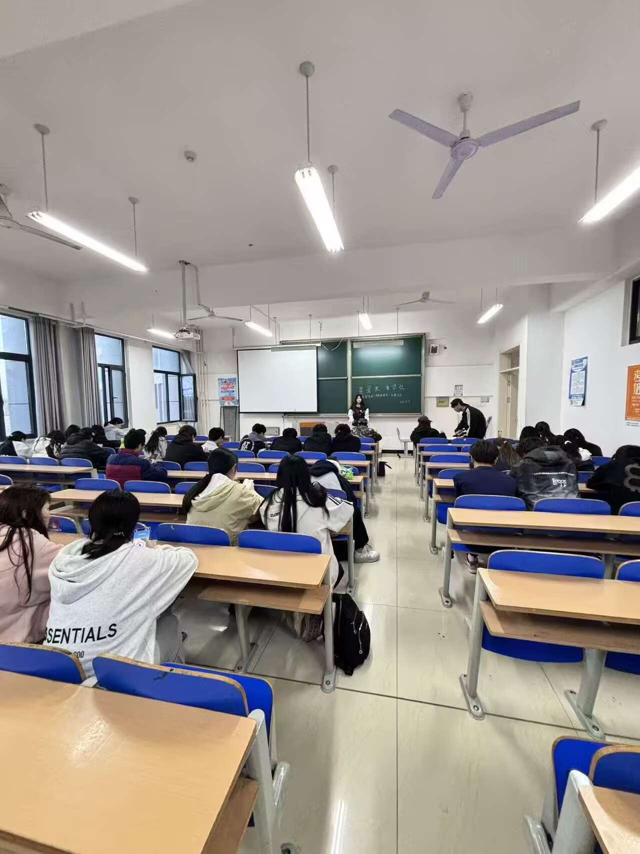蓝狮在线测速网址