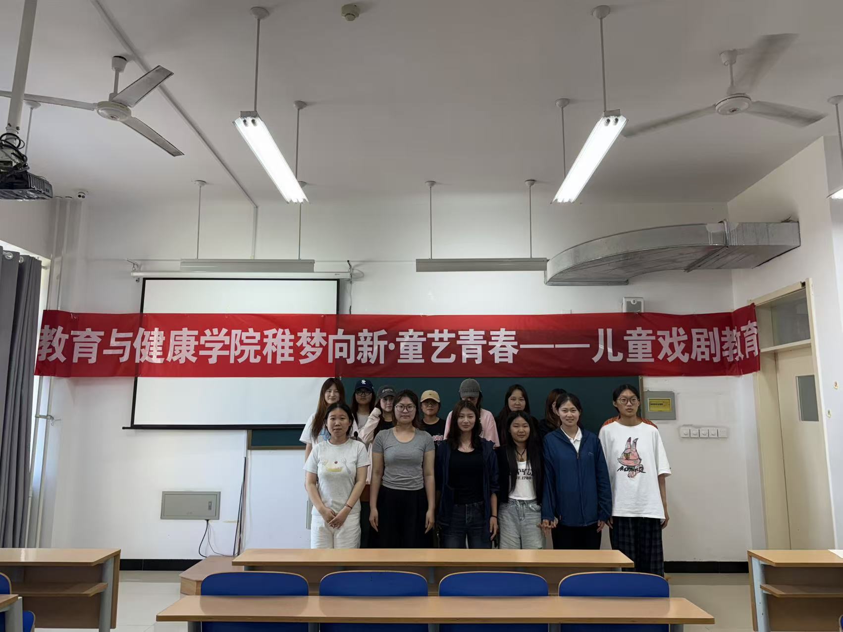 ecf5756a54f141dfb5520eeece9d8d8c.jpg 蓝狮在线测速网址
