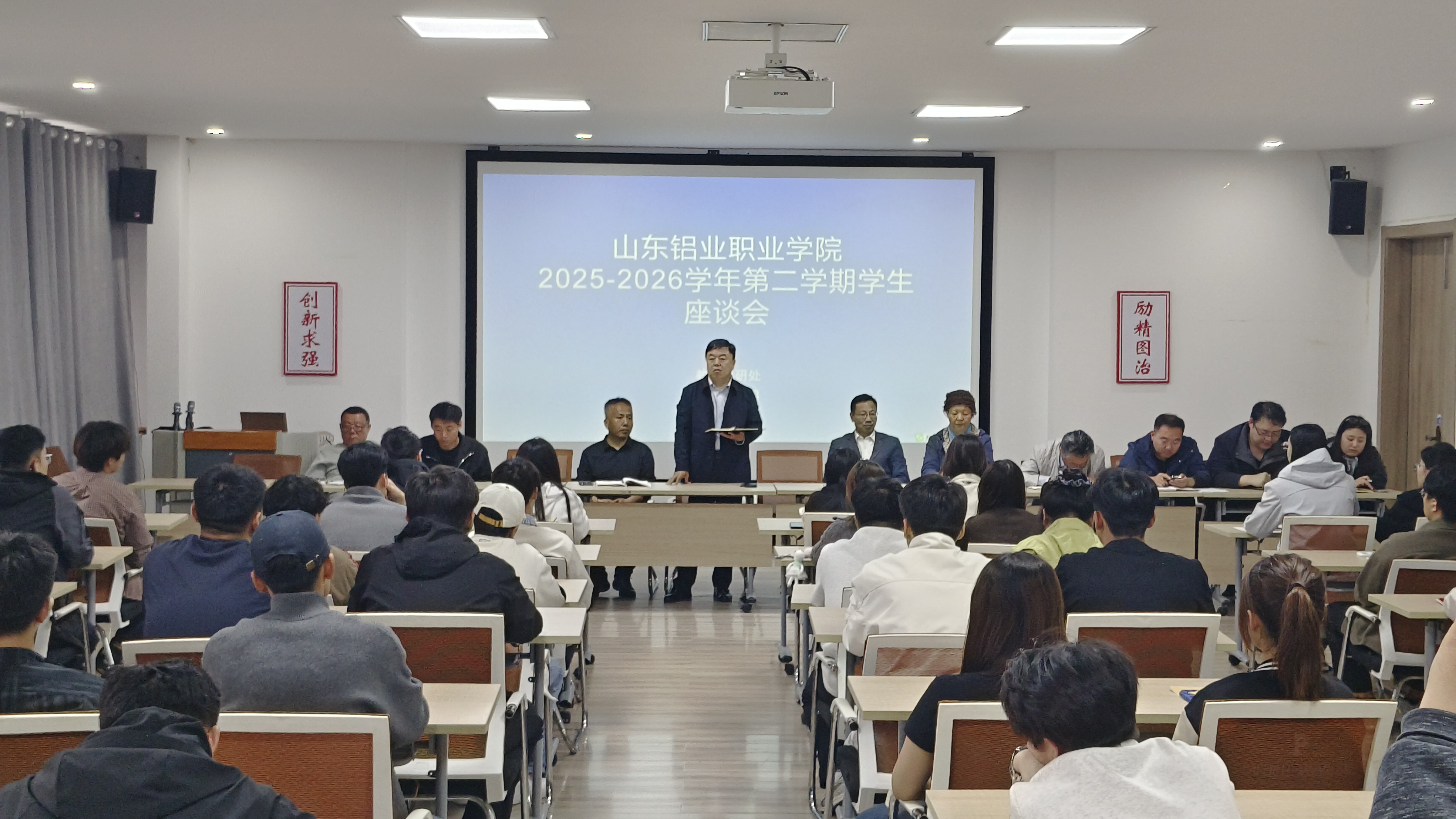 209aae2ad11499bb3f469202b4ba41ef.jpg 蓝狮在线测速网址