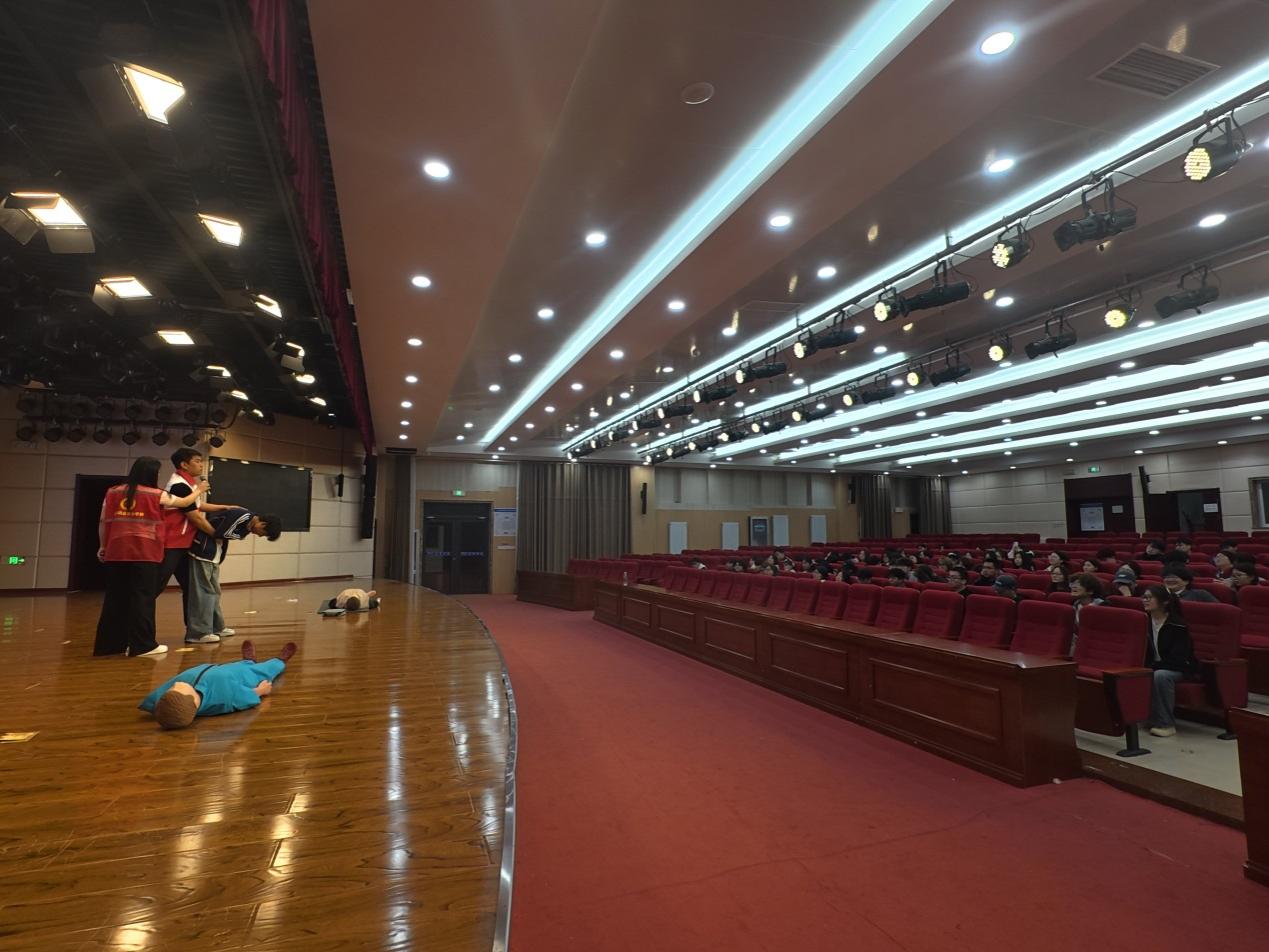 蓝狮在线测速网址