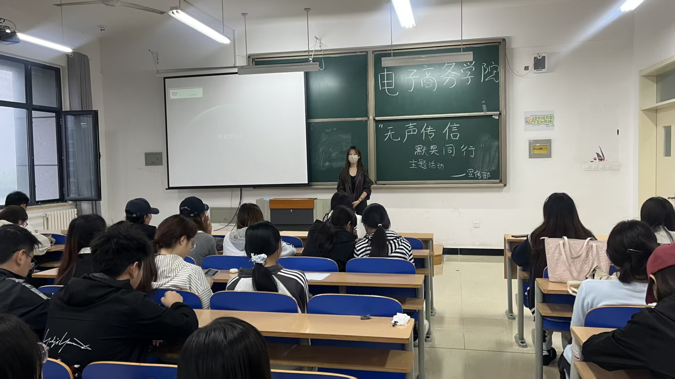 蓝狮在线测速网址
