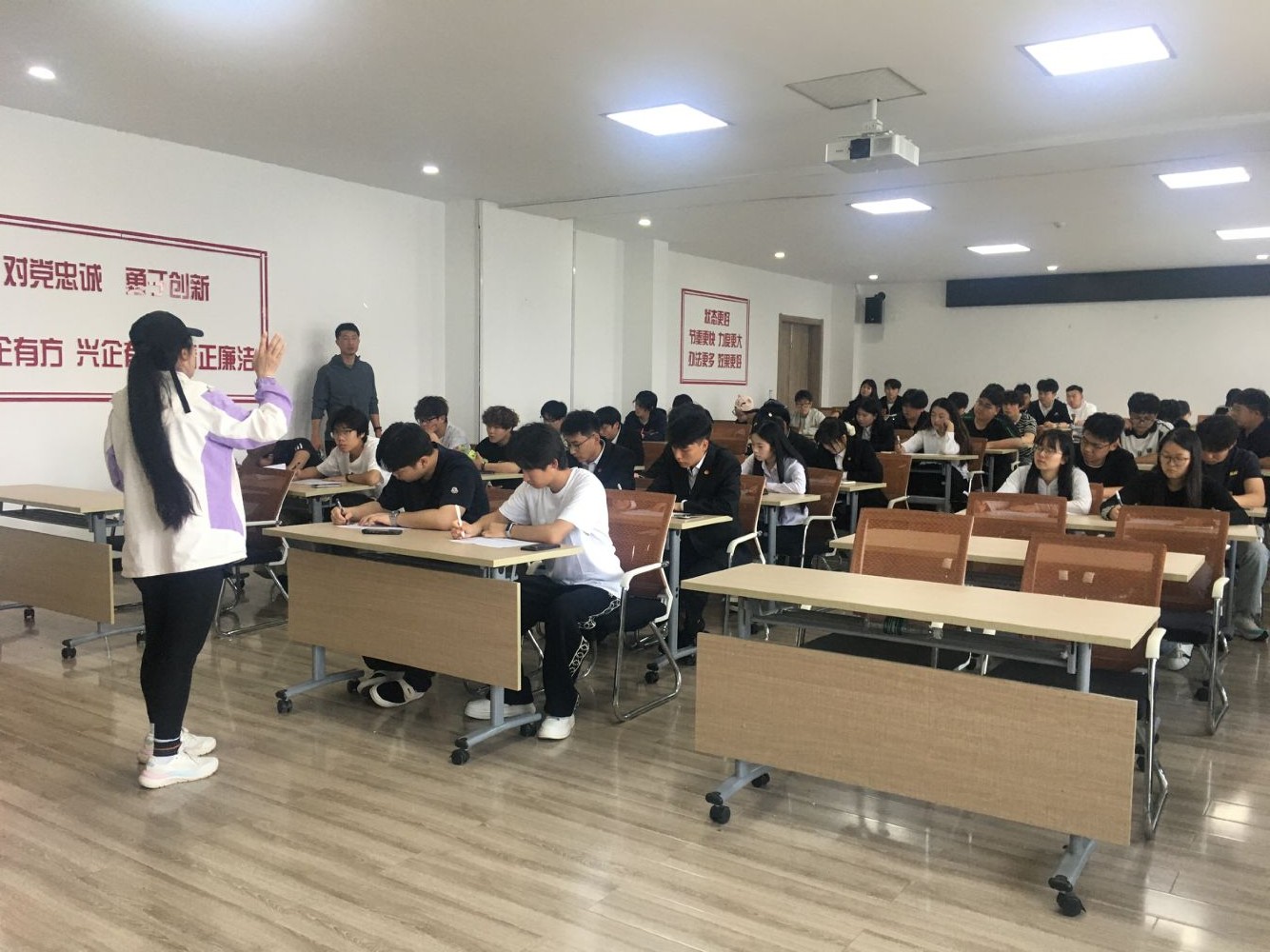 照片1.jpg 蓝狮在线测速网址